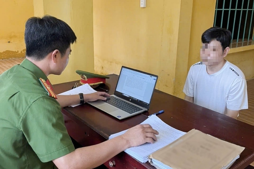 co_quan_canh_sat_dieu_tra_lam_viec_voi_le_nguyen_buu_luan-_anh_cong_an_thanh_pho_can_tho.jpg