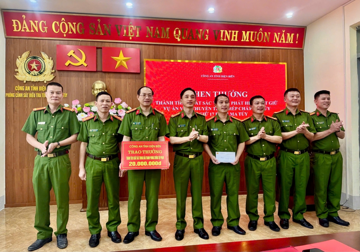 dai_ta_do_ngoc_minh_pho_giam_doc_cong_an_tinh_dien_bien_chuc_mung_luc_luong_tham_gia_pha_an.jpg