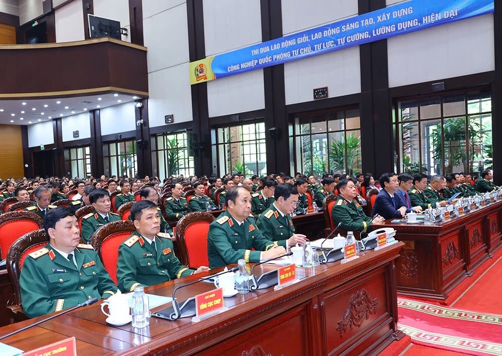 dai_tuong_phan_van_giang_du_le_tong_ket_trao_giai_thuong_lao_dong_sang_tao_trong_cong_doan_quan_doi_3.jpg