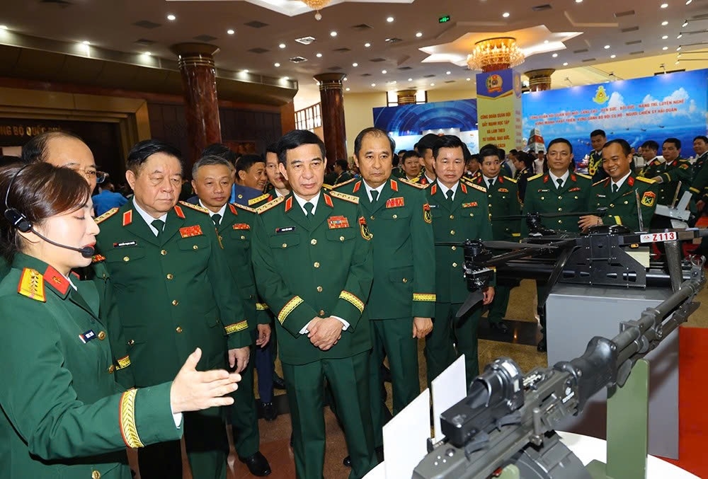 dai_tuong_phan_van_giang_du_le_tong_ket_trao_giai_thuong_lao_dong_sang_tao_trong_cong_doan_quan_doi_4.jpg