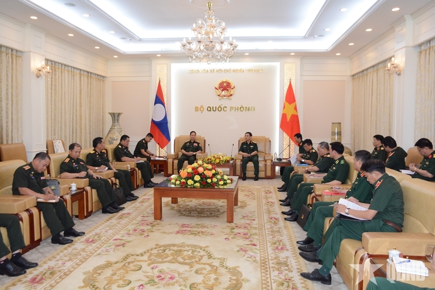 dai_tuong_phan_van_giang_tiep_pho_thu_tuong_bo_truong_bo_quoc_phong_lao_1.jpg