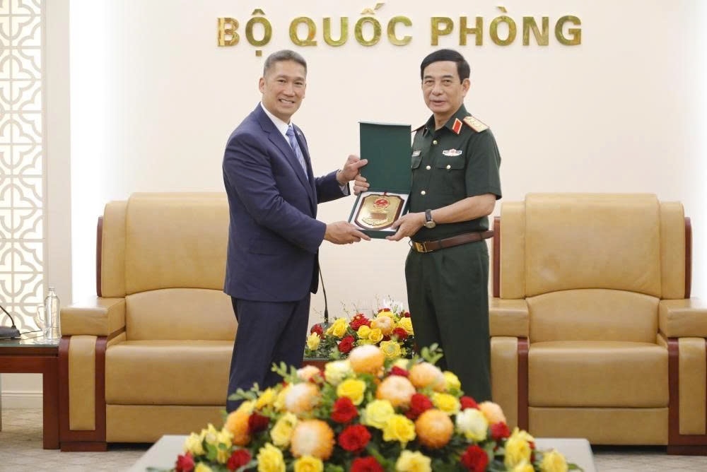 dai_tuong_phan_van_giang_tiep_quyen_bo_truong_bo_hai_quan_hoa_ky_2.jpg
