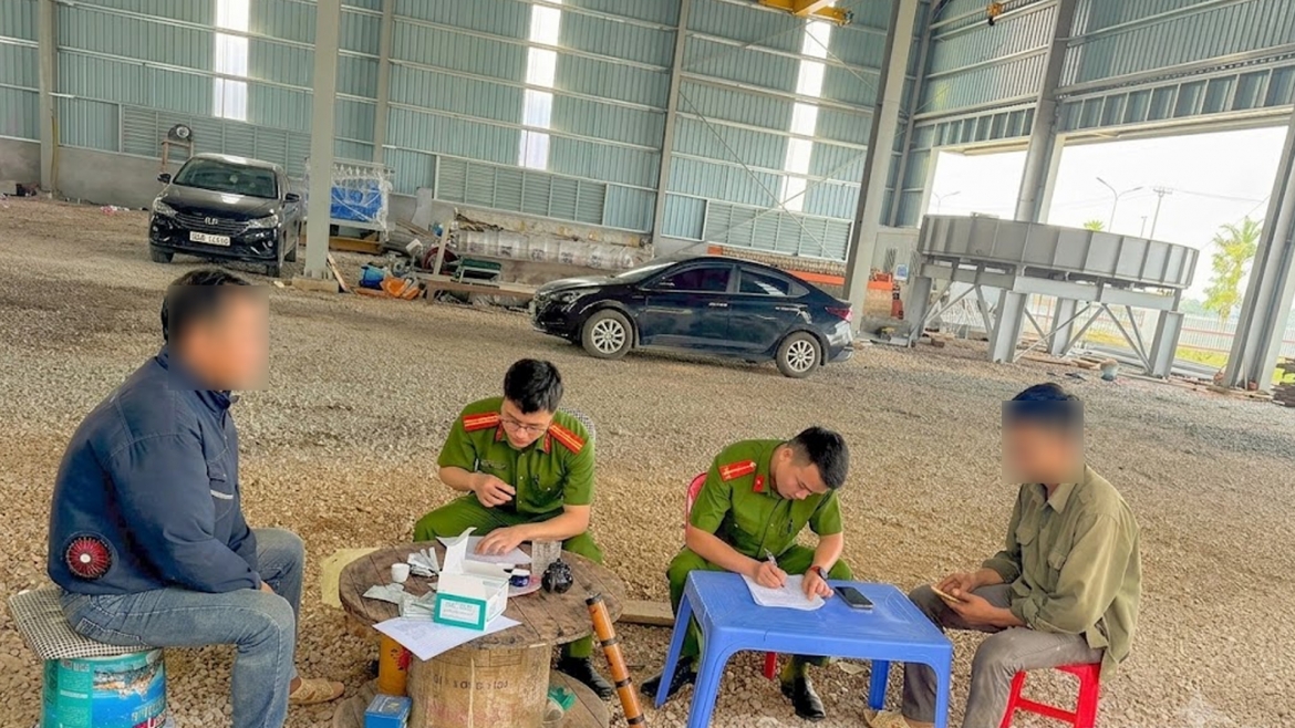 kiem_tra_ma_tuy_131_cong_nhan_o_thai_nguyen_phat_hien_2_nguoi_duong_tinh.jpg