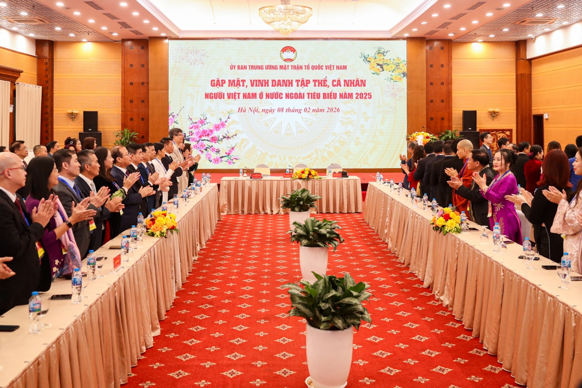 Các kiều bào tham dự buổi gặp mặt đầu năm của Ủy ban Trung ương Mặt trận Tổ quốc Việt Nam năm 2026