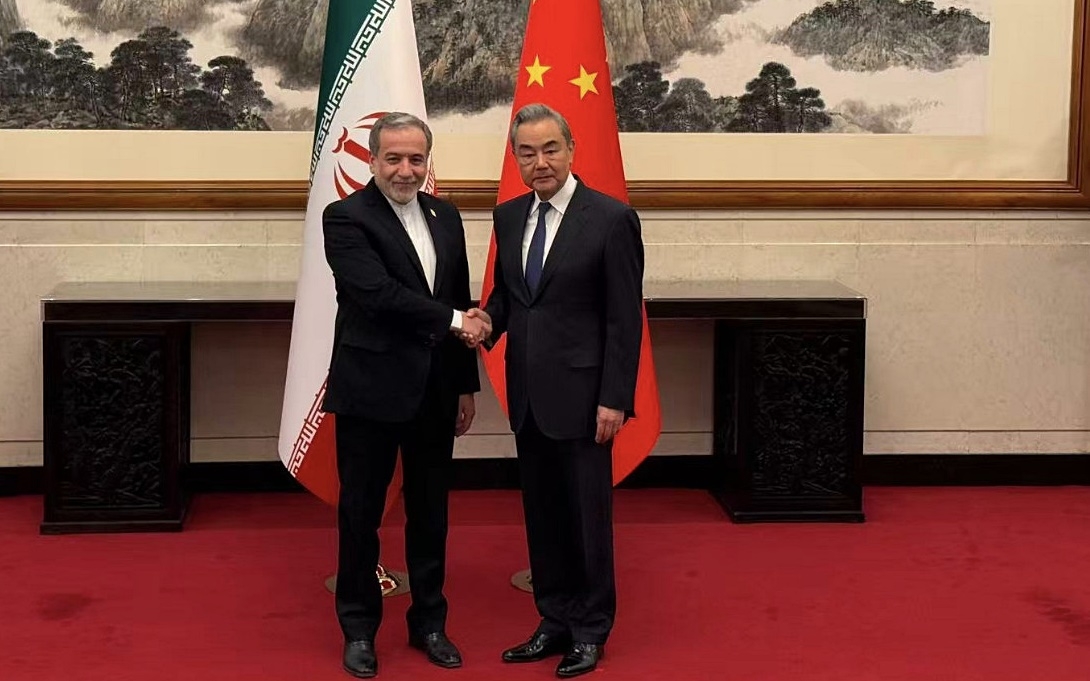 ngoai truong Iran Trung Quoc, co Trung Quoc Iran, Abbas Araghchi Vuong Nghi 5-2026 -cgtn.jpg