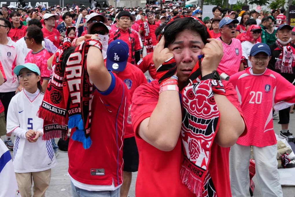 nhung_khoanh_khac_an_tuong_cua_nguoi_ham_mo_bong_da_mua_world_cup_21.jpg