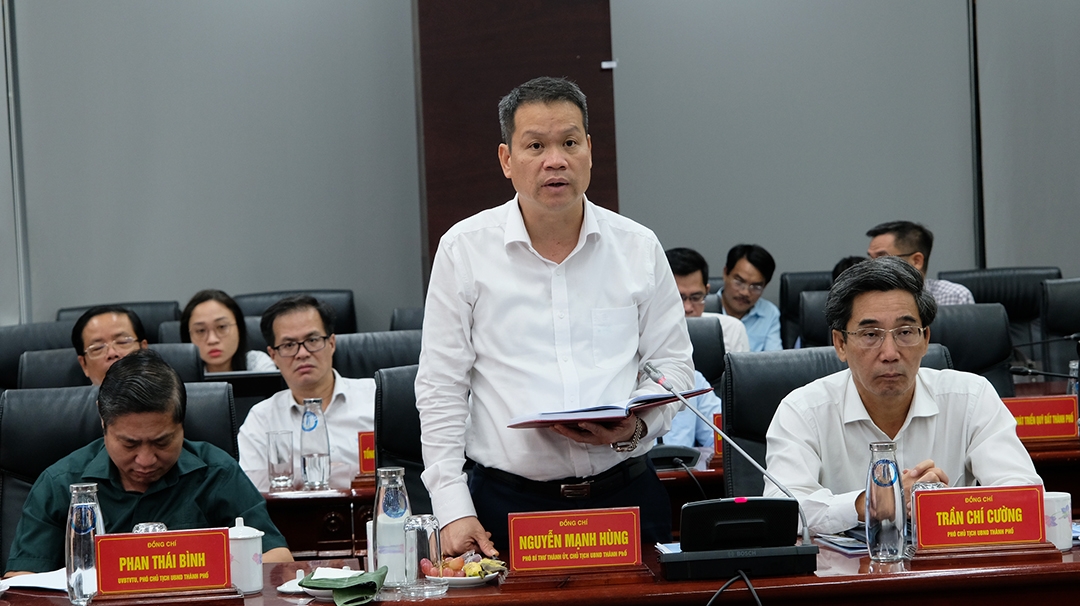 ong_nguyen_manh_hung_chu_tich_ubnd_thanh_pho_da_nang_ket_luan_buoi_lam_viec.jpg