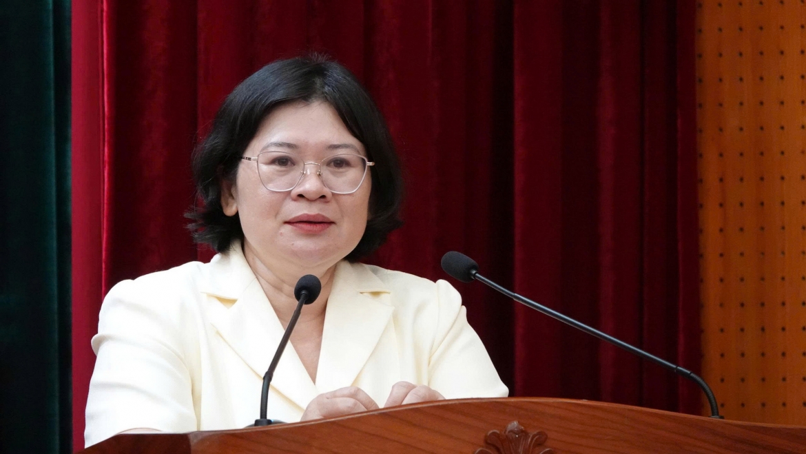 pho_bi_thu_thanh_uy_tp.hcm_van_thi_bach_tuyet_phat_bieu_anh_s.d.jpg