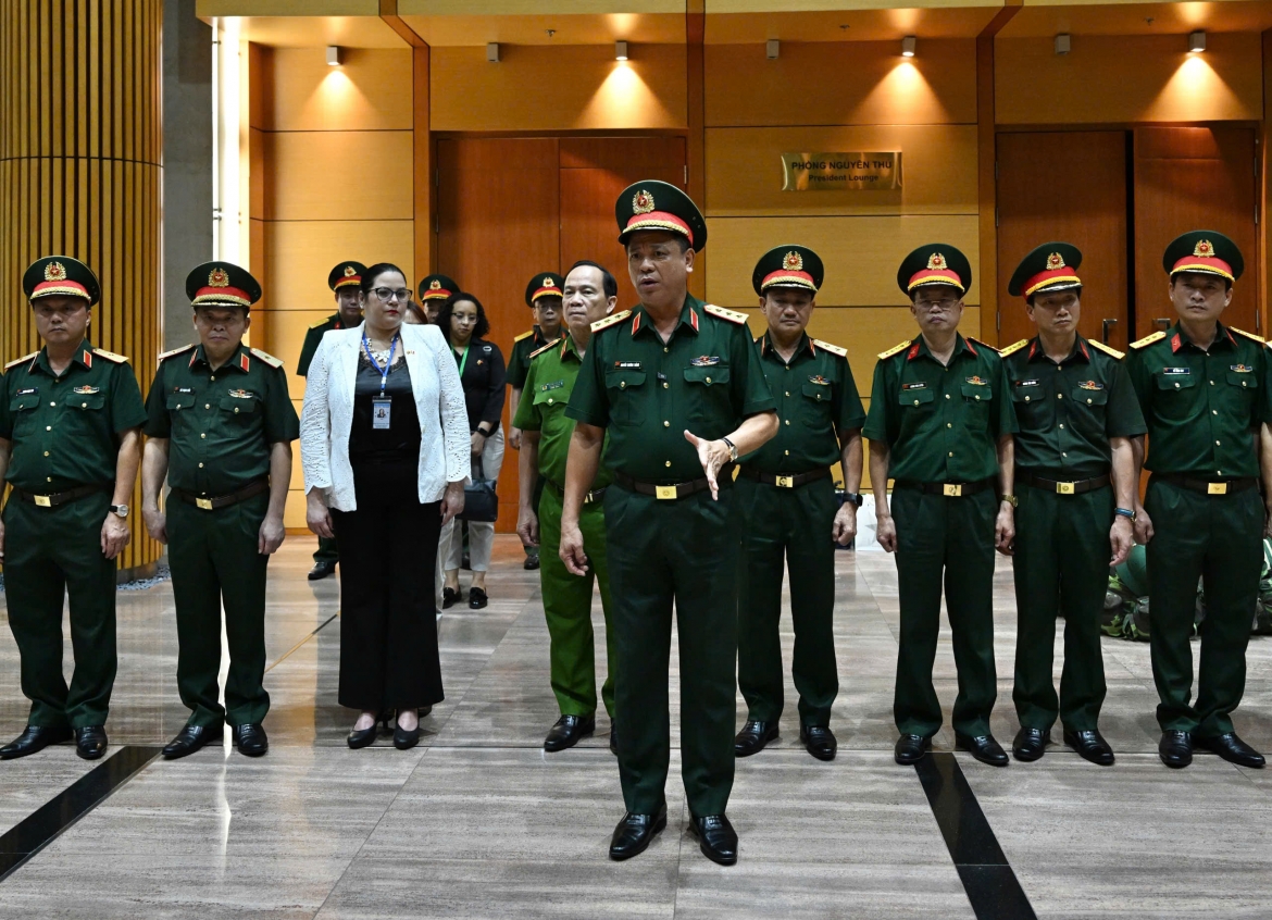 quan_doi_cong_an_viet_nam_len_duong_giup_venezuela_khac_phuc_tham_hoa_dong_dat_10.jpg