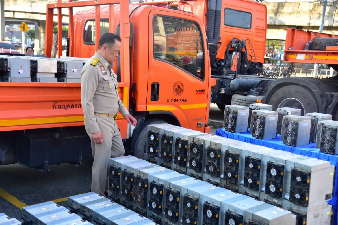 thu_tuong_anutin_charnvirakul_tai_hien_truong_thu_giu_cac_may_dao_tien_ao._anh_cuc_dieu_tra_dac_biet_thai_lan_dsi.jpg