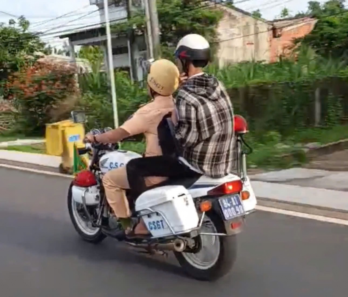 tinh_than_trach_nhiem_cua_cac_csgt_rat_dang_bieu_duong.jpg