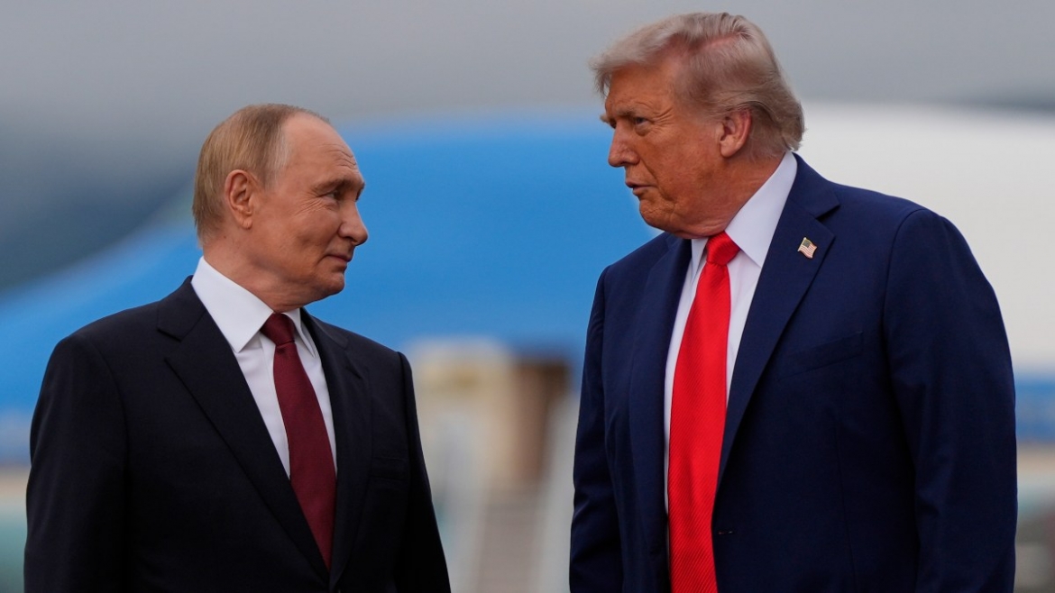 Tổng thống Nga Vladimir Putin và Tổng thống Mỹ Donald Trump. Ảnh: TASS