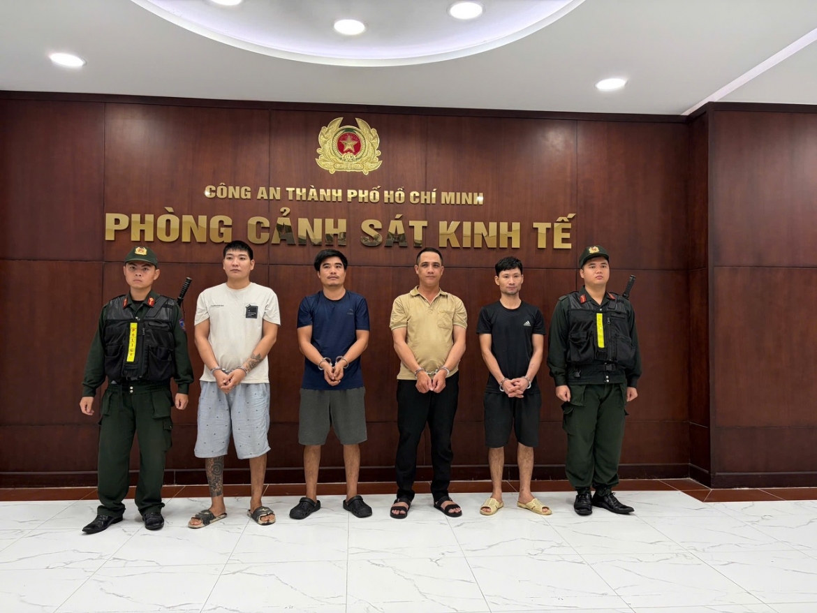 tu_trai_qua_phai_lam_van_hung_tran_van_nghia_nguyen_van_dinh_luu_van_thiep.jpg