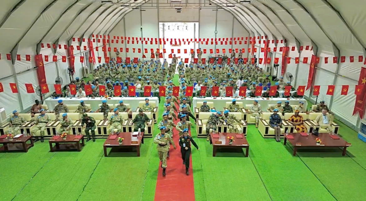 184-chien-si-mu-noi-xanh-nhan-huy-chuong-gin-giu-hoa-binh-lien-hiep-quoc-7.jpg