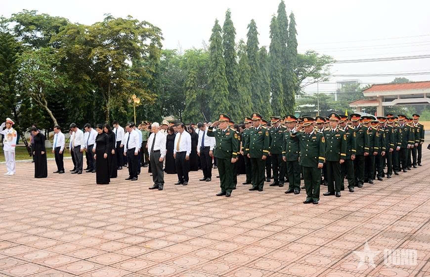 8-dai-tuong-nguyen-trong-nghia-dang-huong-tai-tuong-dai-chien-thang-chot-chan-tau-o-8.jpg