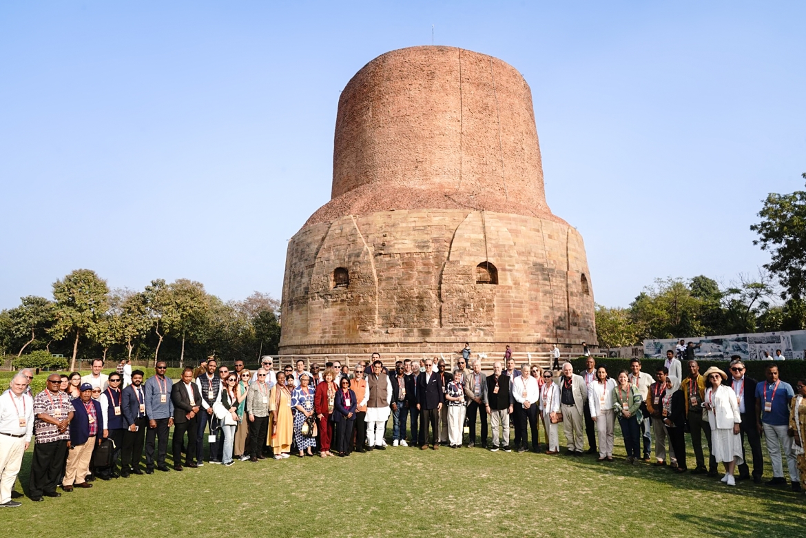 _bo-truong-ngoai-giao-an-do-s.-jaishankar-cung-cac-nha-ngoai-giao-tu-60-quoc-gia-den-tham-khu-di-tich-khao-co-sarnath.-anh_-ani.jpg