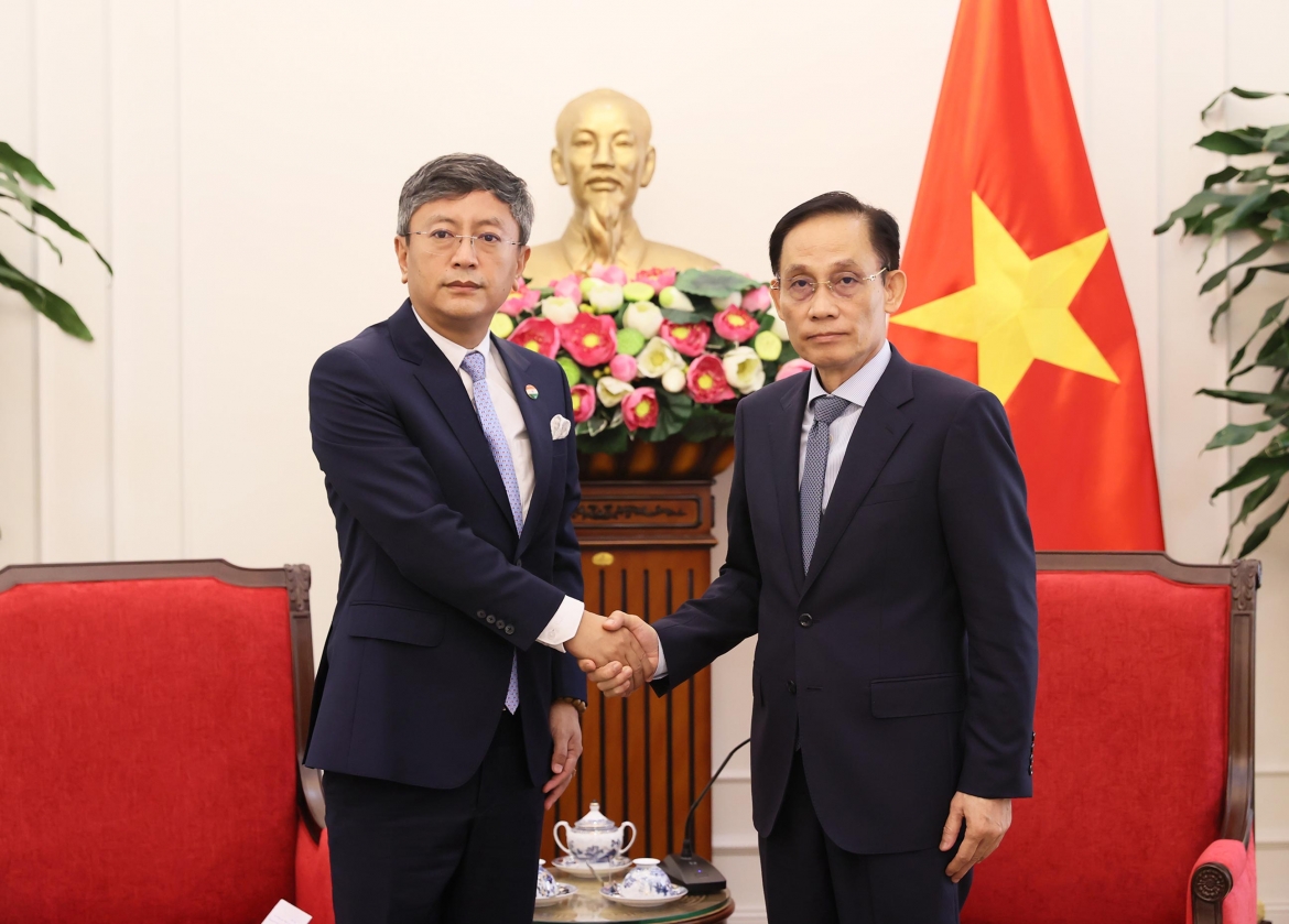 btng-tiep-dai-su-an-do.jpg