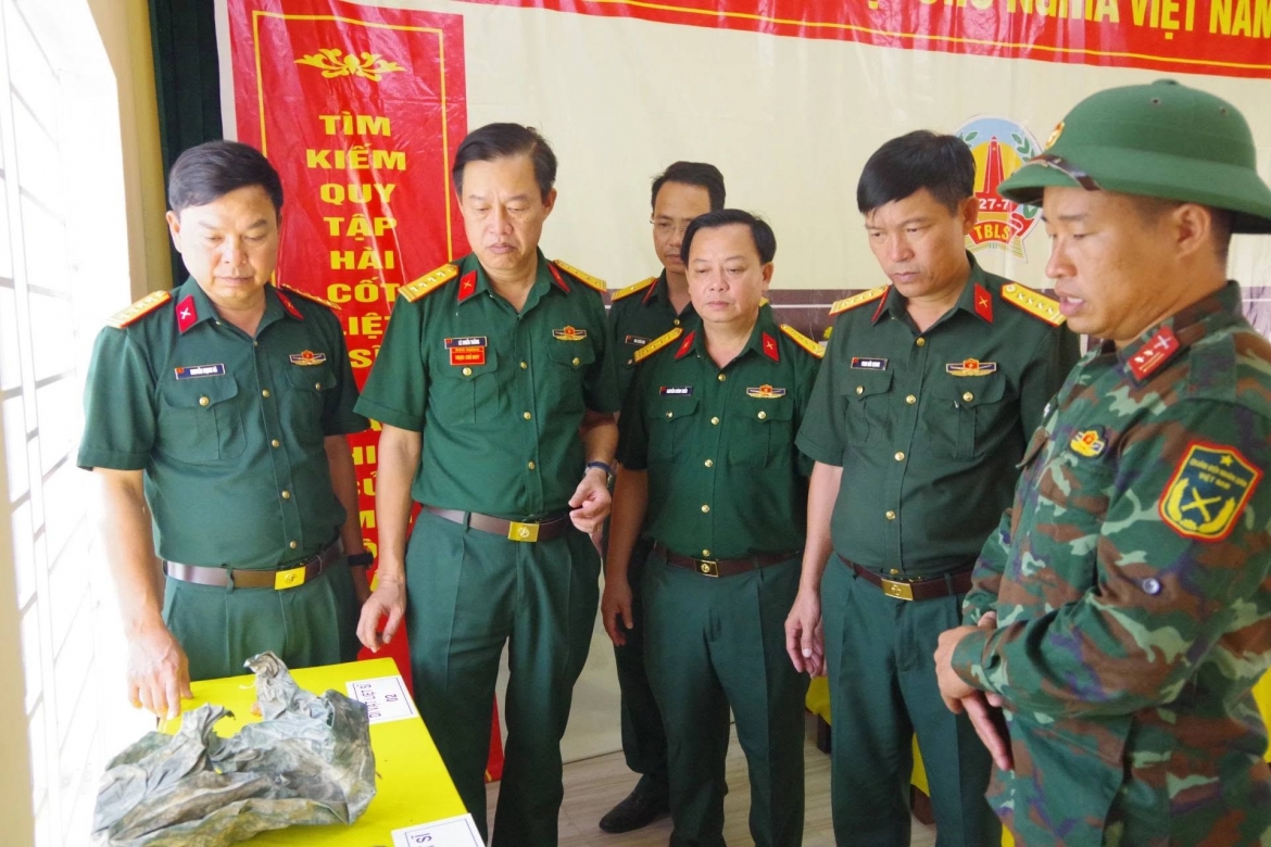 cac-di-vat-duoc-tim-thay-tai-vi-tri-phat-hien-hai-cot-liet-si.jpg