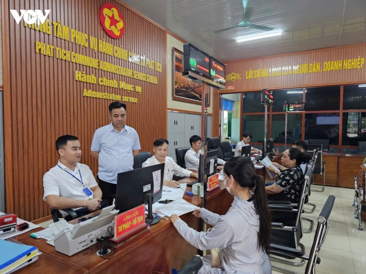 chinh_quyen_2_cap_1.jpg