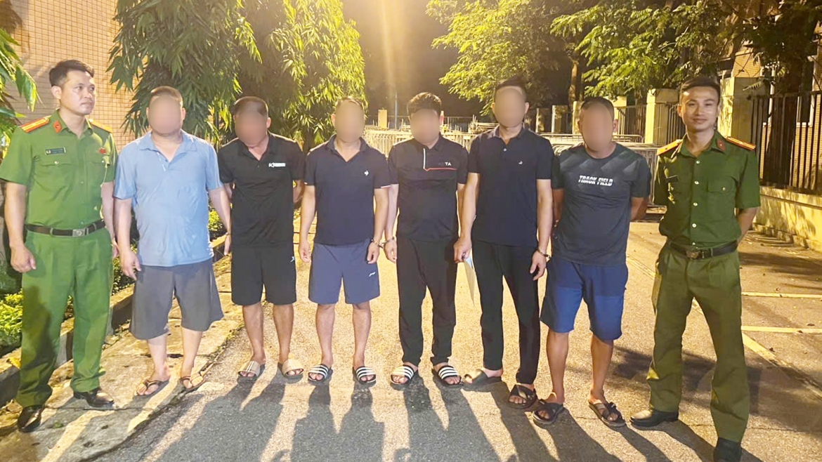 cong-an-ha-noi-triet-pha-2-vu-ca-do-bong-da-bat-6-nguoi.jpg