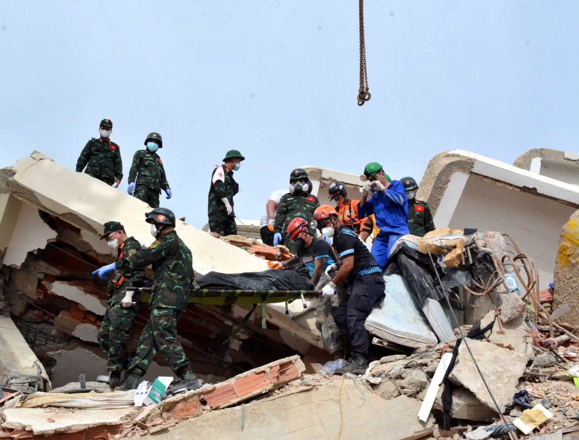 doan_viet_nam_da_dua_duoc_54_nan_nhan_dong_dat_tai_venezuela_ra_khoi_dong_do_nat.jpg