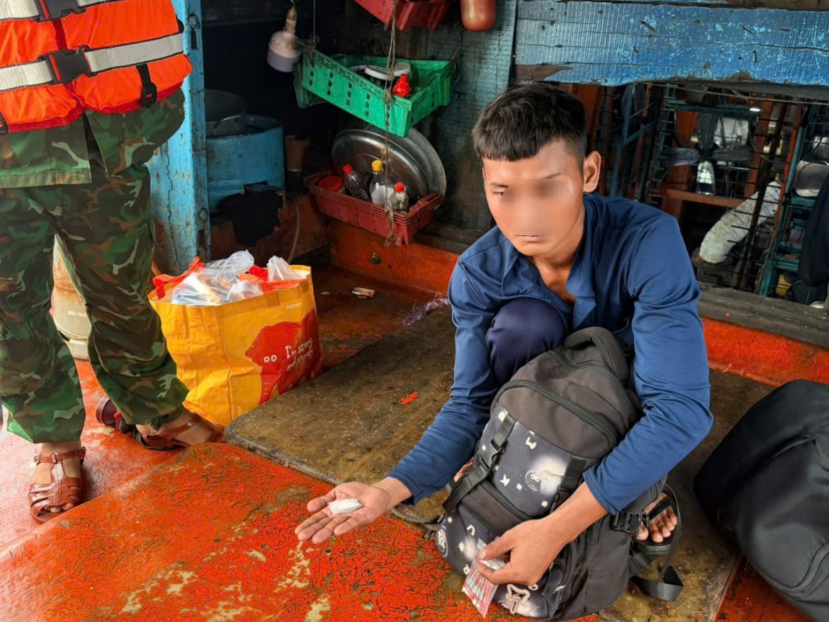 doi-tuong-tang-tru-chat-ma-tuy-tren-tau-ca.jpg