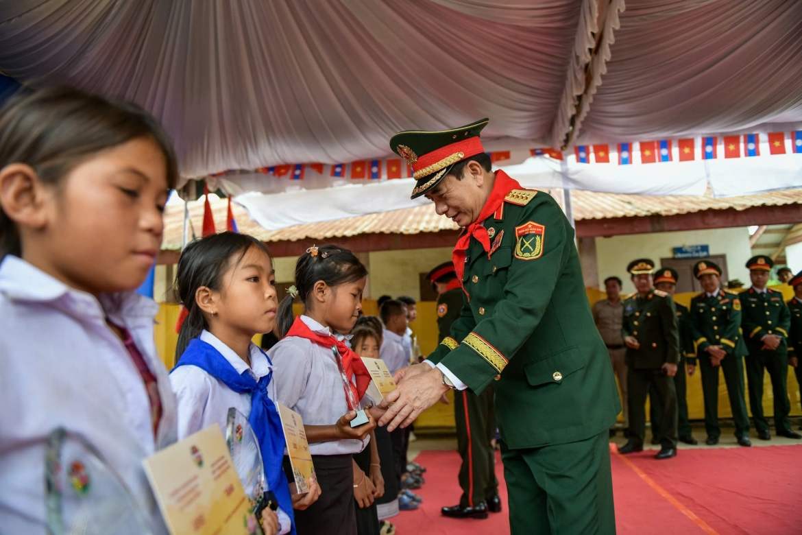 giao-luu-viet-lao-12.jpg
