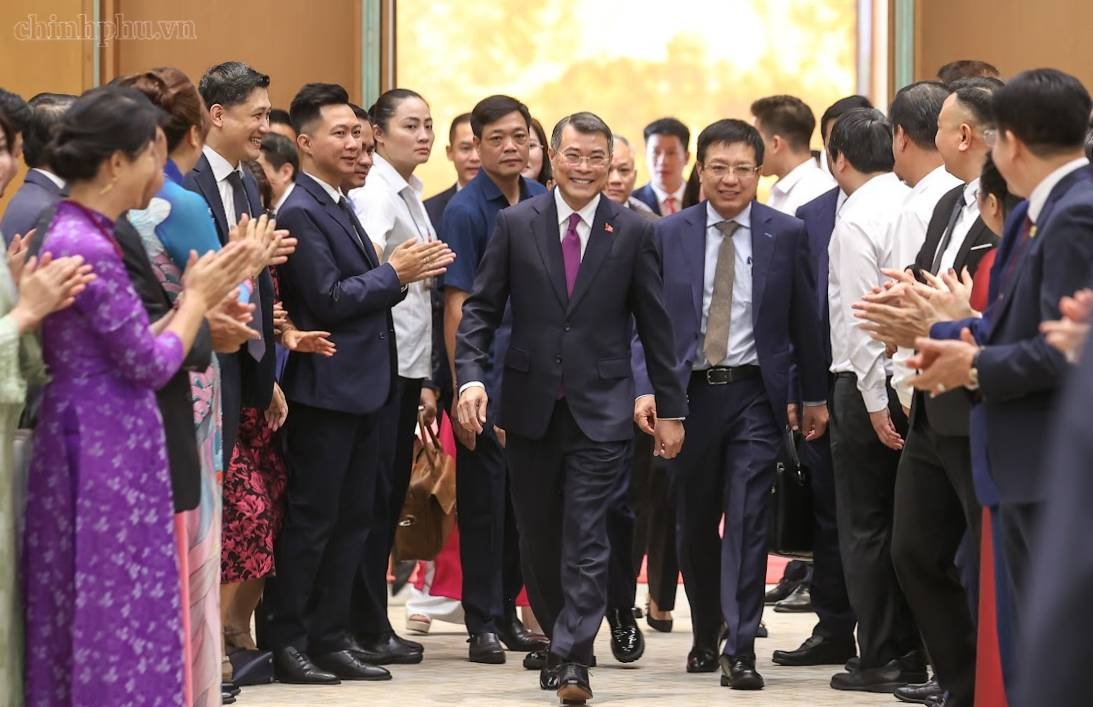 hoi-nghi-chinh-phu-voi-cong-dong-doanh-nghiep.jpg