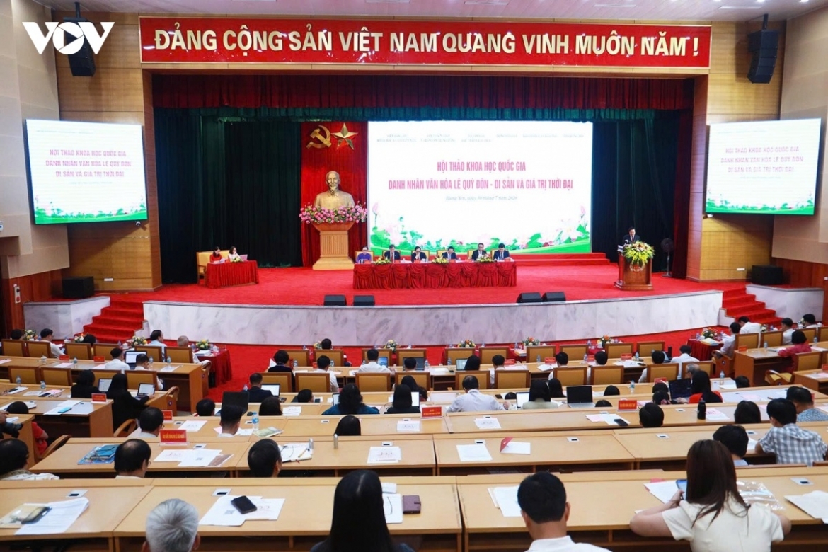 hoi-thao-ve-danh-nhan-van-hoa-le-quy-don-1_1.jpg