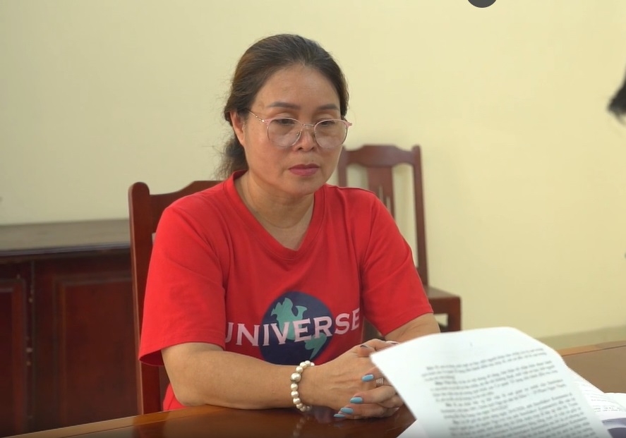 Bà Lê Hải Anh làm việc với cơ quan Công an (Ảnh: CAKH)