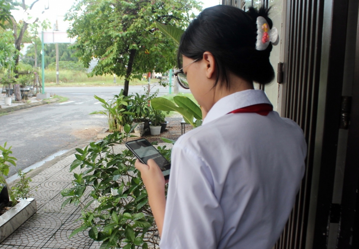 nhieu-phu-huynh-hoc-sinh-giao-vien-ung-ho-chu-truong-han-che-hoc-sinh-su-dung-dien-thoai-trong-truong-hoc-anh-minh-hoa.jpg