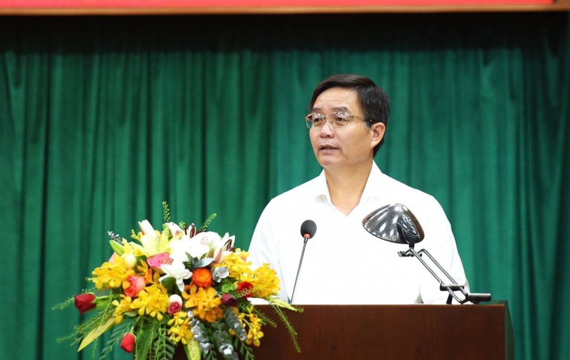 ong_nguyen_dinh_trung_uy_vien_trung_uong_dang_bi_thu_thanh_uy_phat_bieu_khai_mac.jpg