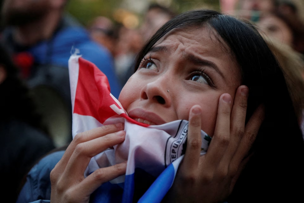paraguay-fan-reuters.jpg