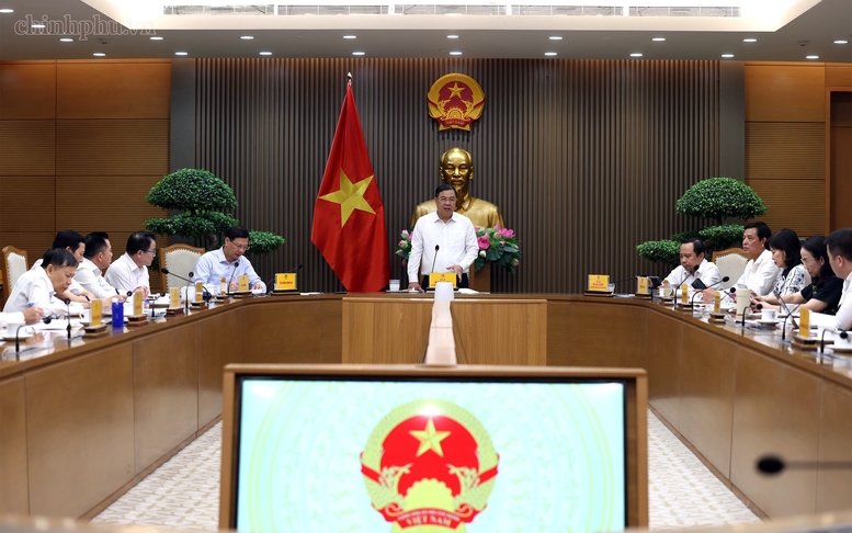pho-thu-tuong-pham-gia-tuc.png