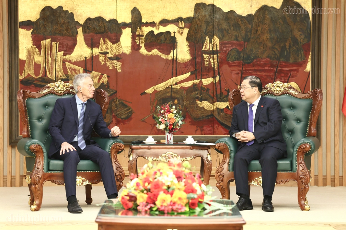 pho-thu-tuong-thuong-truc-pham-gia-tuc-tiep-cuu-thu-tuong-vuong-quoc-anh-tony-blair.png