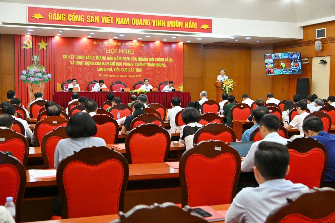 so-ket-6-thang-cong-tac-nganh-noi-chinh-dang-2.jpg