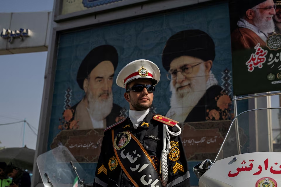 tang_le_khamenei_1.jpg