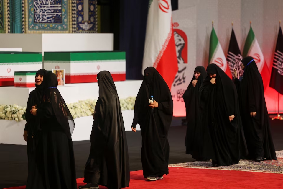 tang_le_khamenei_3.jpg