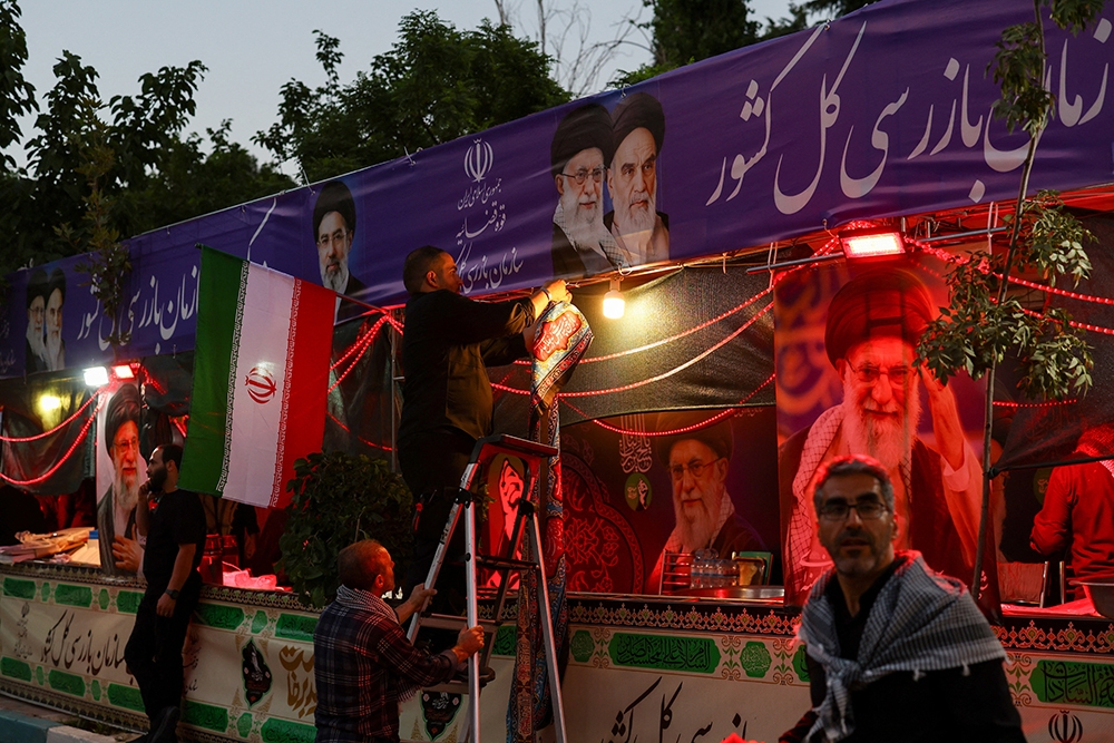 tang_le_khamenei_8.jpg