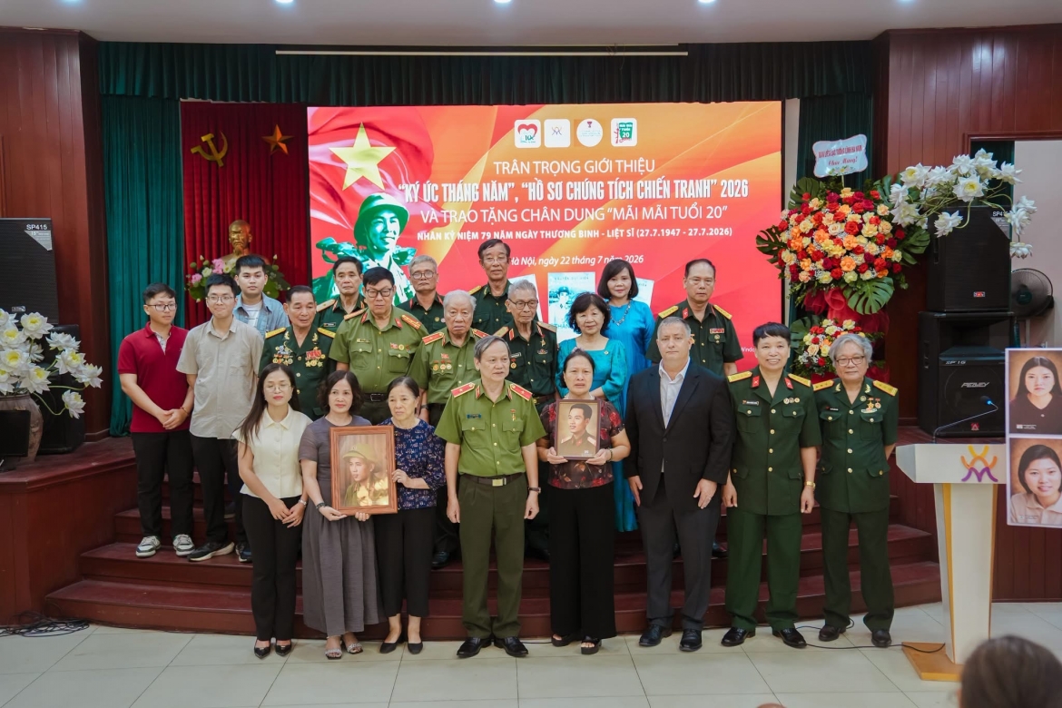 trao-anh-phuc-dung.jpg