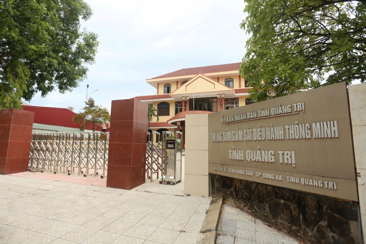 tru-so-trung-tam-giam-sat-dieu-hanh-thong-minh-tinh-quang-tri-cu.jpg
