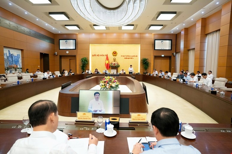 ubtvqh-cho-y-kien-sua-luat-dat-dai.jpg