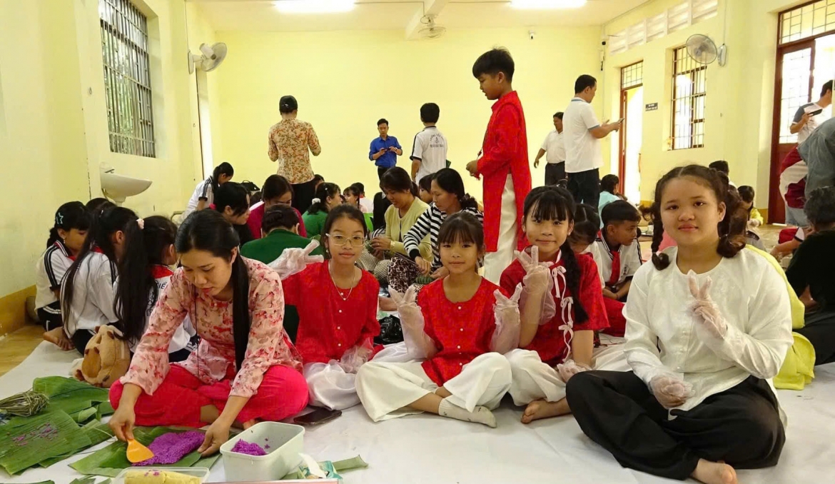 voi-319-giao-vien-tham-gia-giang-day-binh-quan-mot-giao-vien-phu-trach-mot-lop-anh-minh-hoa.jpg