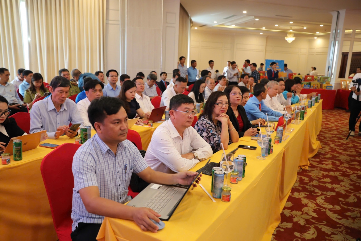 Hội thảo với sự tham gia của nhiều chuyên gia, đại diện đơn vị, địa phương