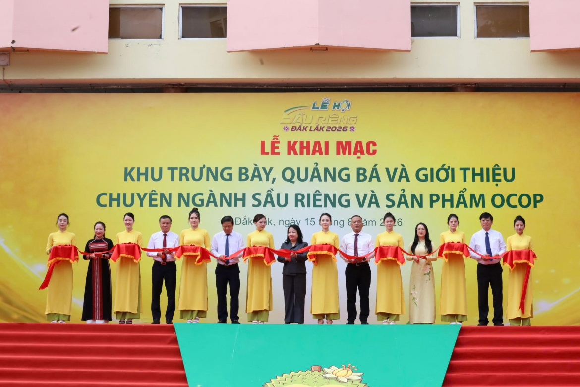 15-8-sau-rieng-trung-bay-1.jpg