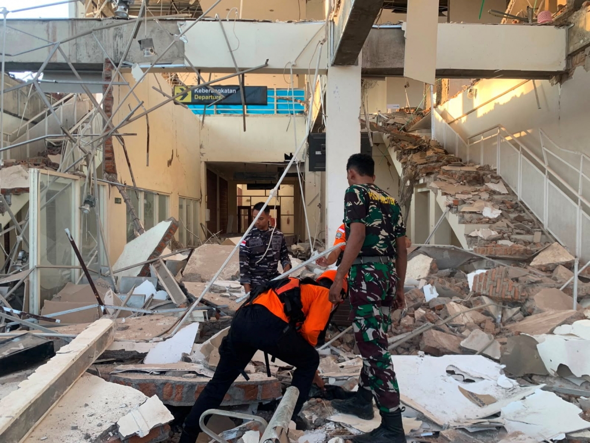 2026-08-15t013435z_1634194450_rc2pyma1sgby_rtrmadp_3_indonesia-quake.jpg