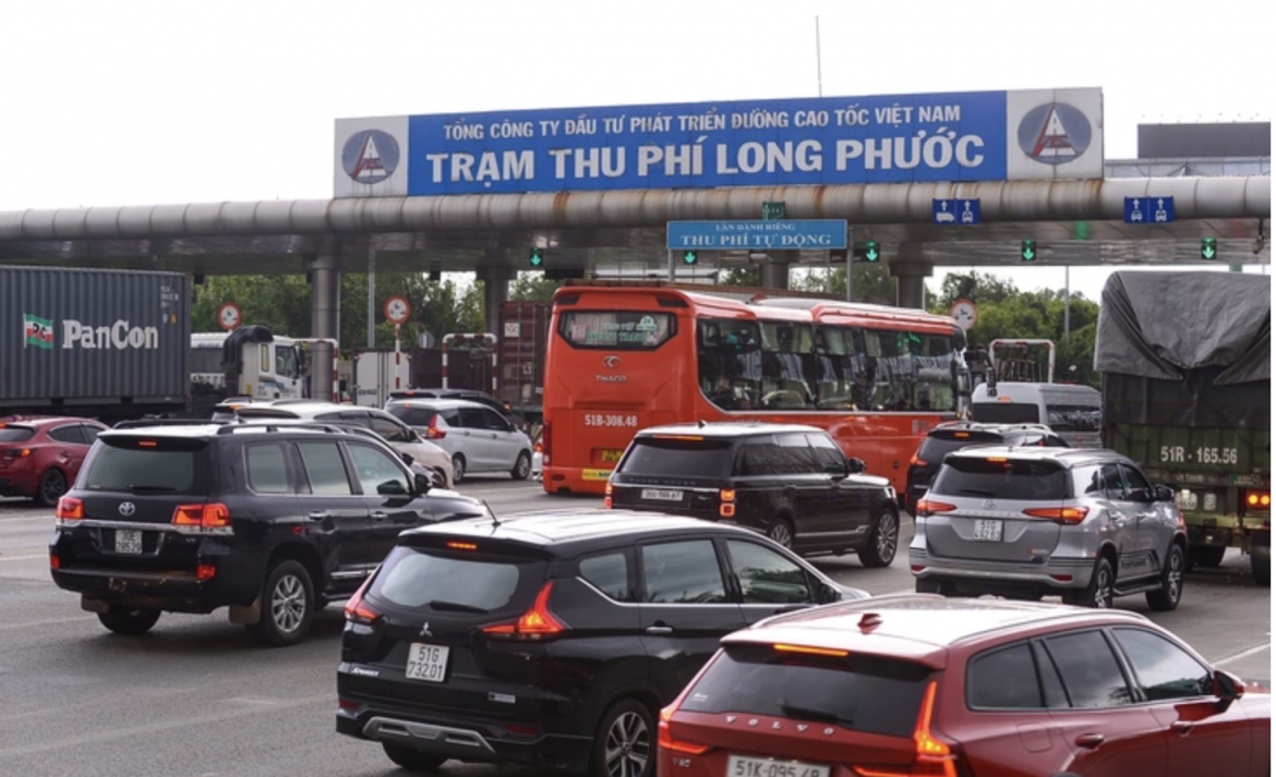 Tháng 6-2022. Theo yêu cầu của Bộ trưởng Bộ GTVT Nguyễn Văn Thể, tại các trạm thu phí BOT chỉ còn duy nhất một làn thu phí hỗn hợp, còn lại là thu phí tự động 