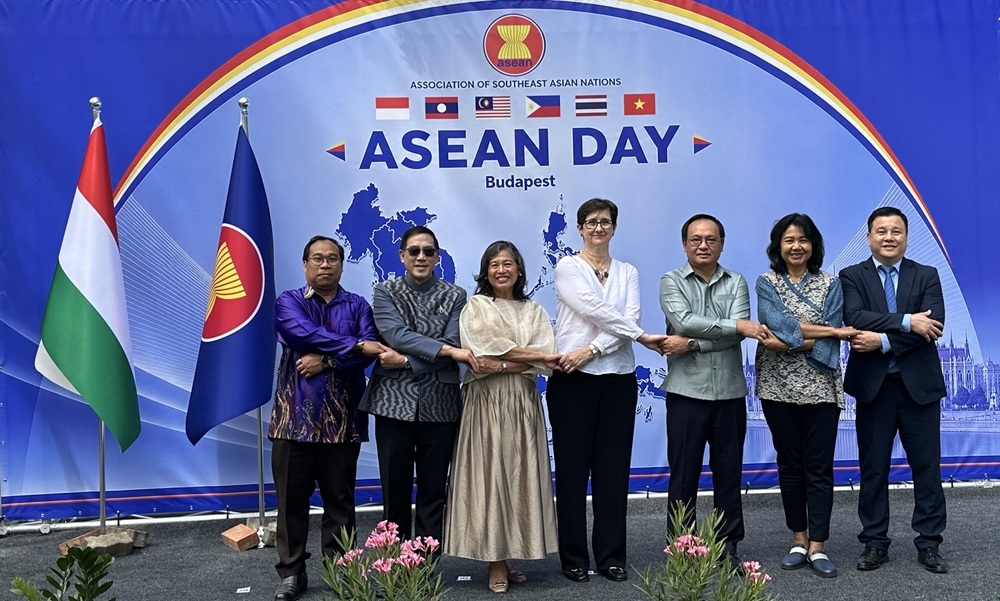 Đại diện các Đại sứ quán ASEAN tại Hungary cũng khẳng định mối quan hệ hợp tác ngày càng phát triển giữa ASEAN và Hungary trên các lĩnh vực. Ảnh: Hải Đăng