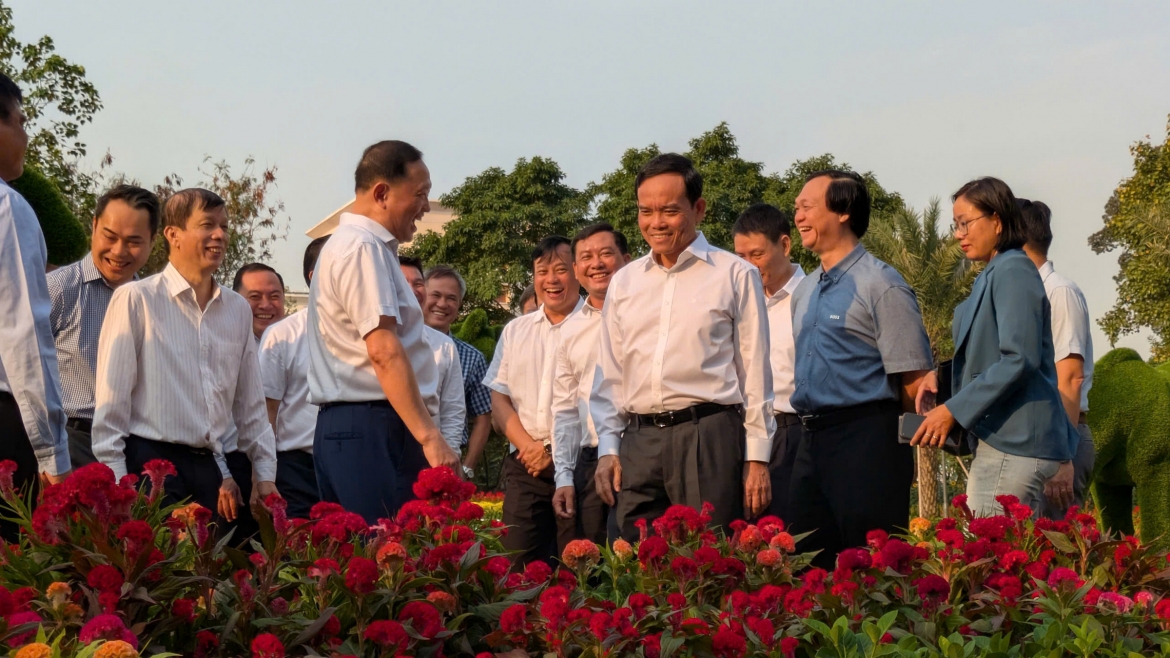 bi_thu_thanh_uy_tphcm_kiem_tra_khu_vuc_nha_thi_dau_phan_dinh_phung_20260205112841.jpg