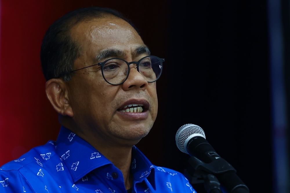 Bộ trưởng Quốc phòng Malaysia Datuk Seri Mohamed Khaled Nordin. Ảnh: Bernama